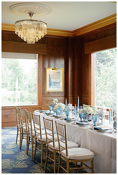 colony hotel maine wedding with blue toile and ginger jar decor