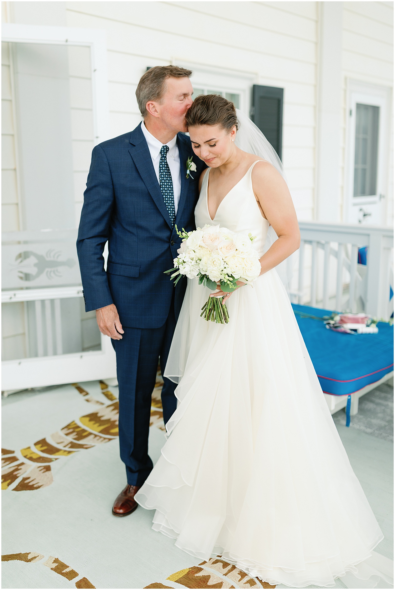 father daughter reveal at colony hotel wedding
