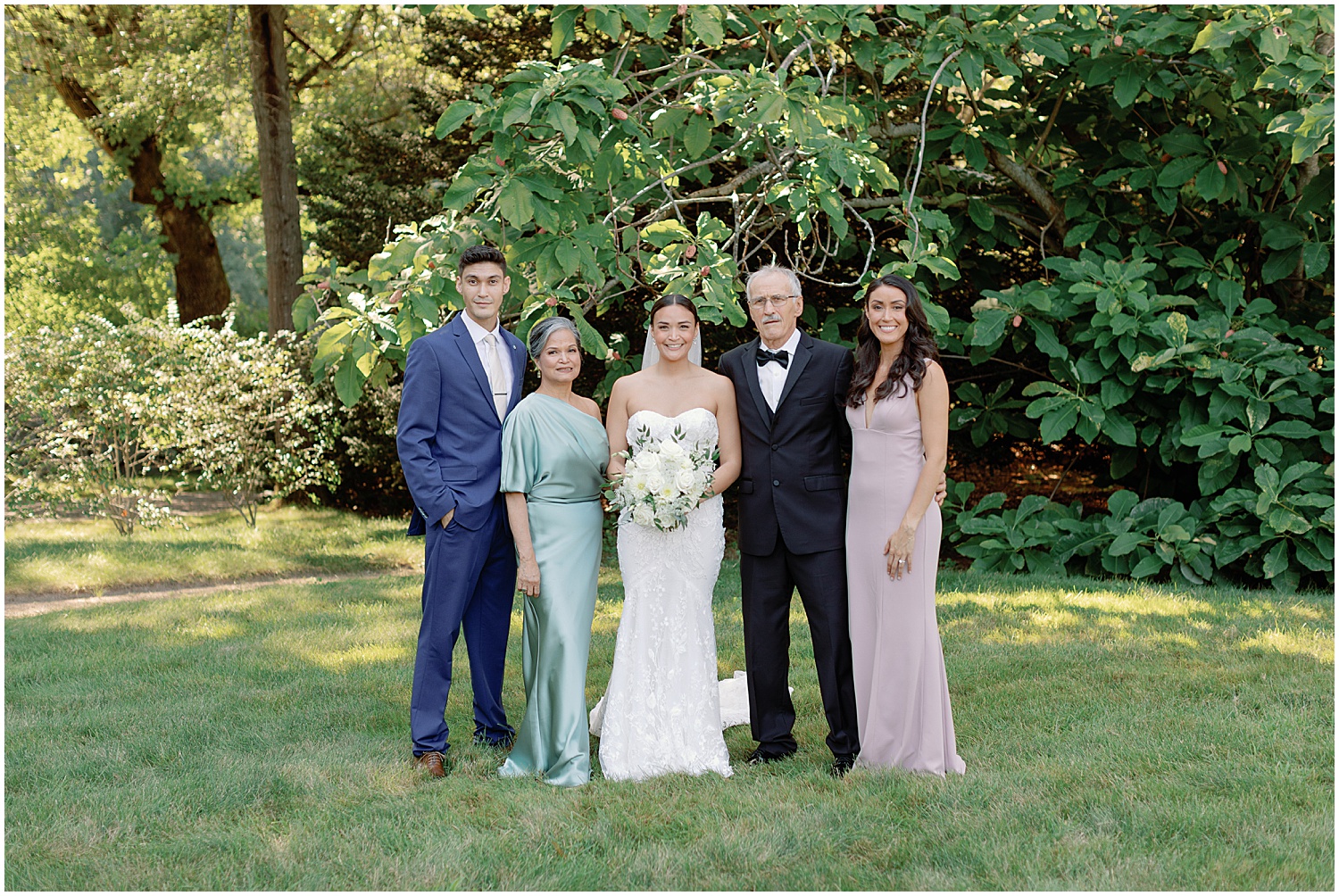 Bride and her family at Glen Magna Farms