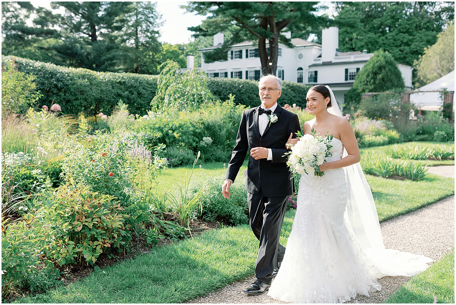 Summer Glen Magna Farms estate wedding in Danvers Massachusetts